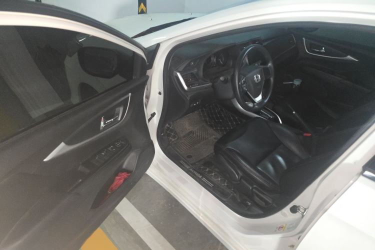 Used Honda Crider 2016 1.8L CVT Luxury Edition Interior 3