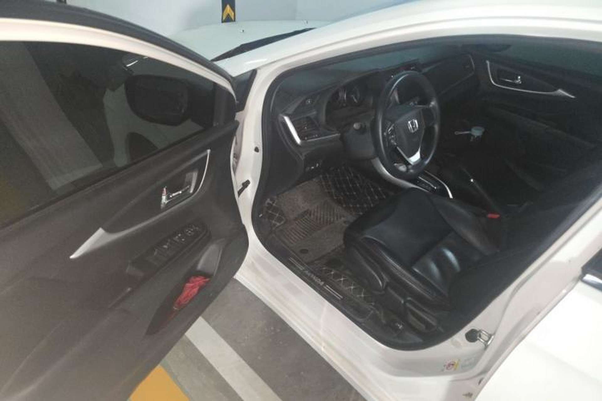 Used Honda Crider 2016 1.8L CVT Luxury Edition Interior 3