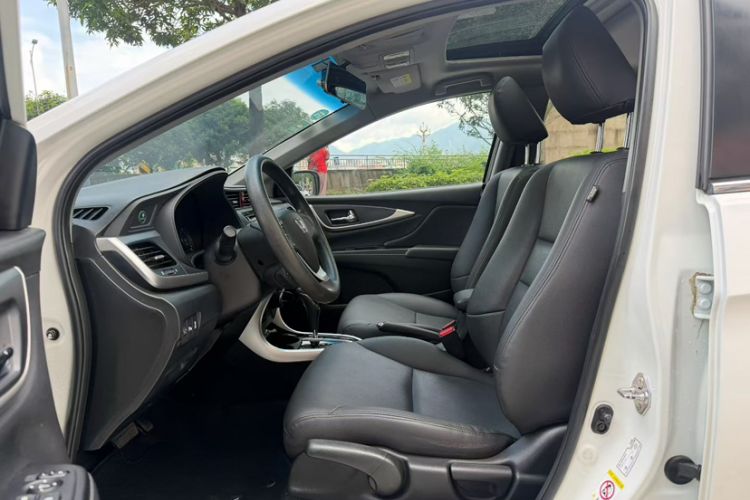 Used Honda Crider 2016 1.8L CVT Luxury Edition Interior 4