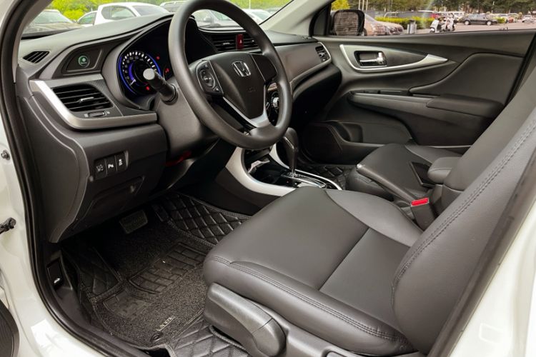 Used Honda Crider 2016 1.8L CVT Luxury Edition Interior 5