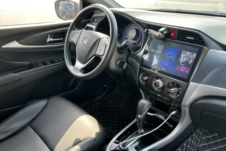 Used Honda Crider 2016 1.8L CVT Comfort Version Interior 6