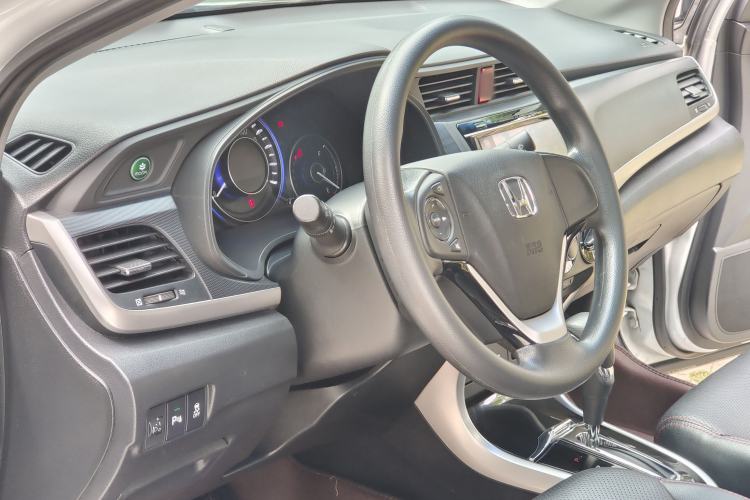 Used Honda Crider 2016 1.8L CVT Luxury Edition Interior 9