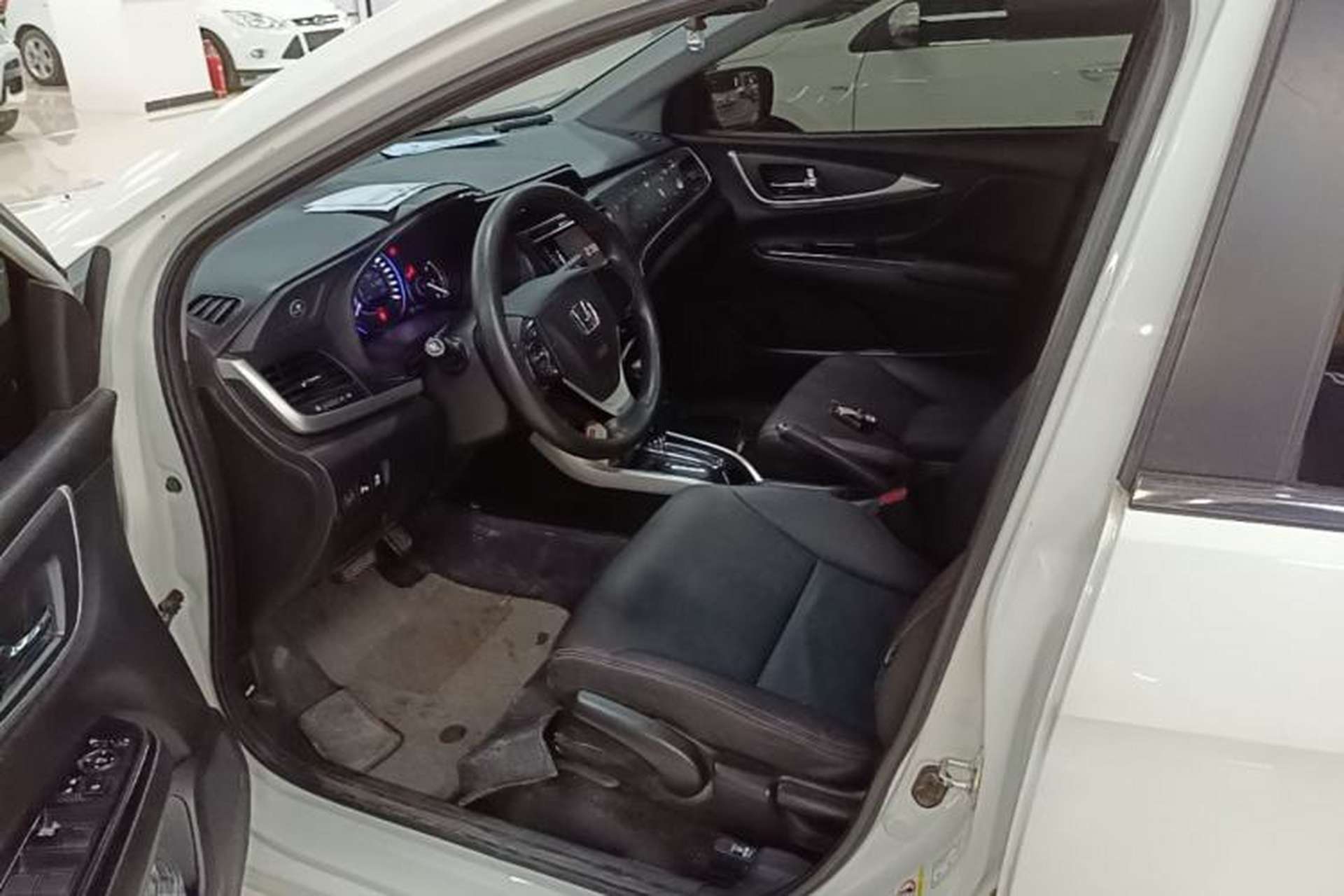 Used Honda Crider 2016 1.8L CVT Leading Edition Left Front Seat