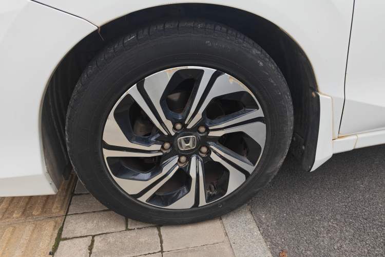 Used Honda Crider 2016 1.8L CVT Luxury Edition Left Front Wheel Hub
