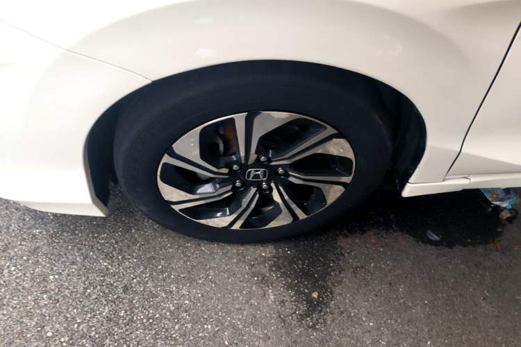 Used Honda Crider 2016 1.8L CVT Luxury Edition Left Front Wheel Hub