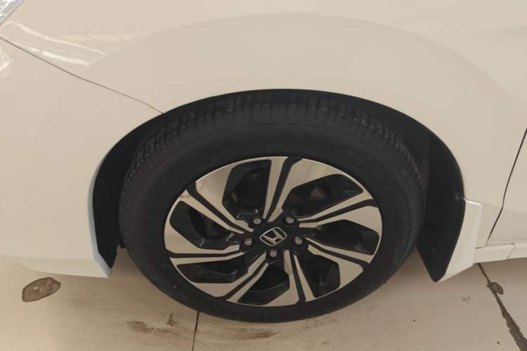 Used Honda Crider 2016 1.8L CVT Leading Edition Left Front Wheel Hub