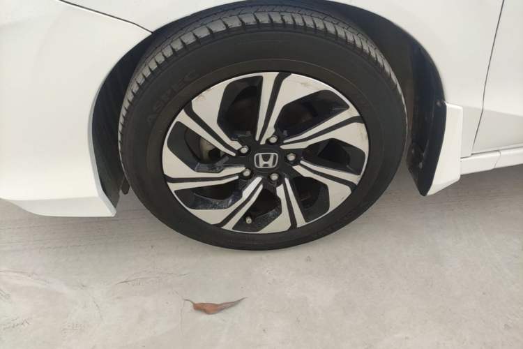 Used Honda Crider 2016 1.8L CVT Luxury Edition Left Front Wheel Hub