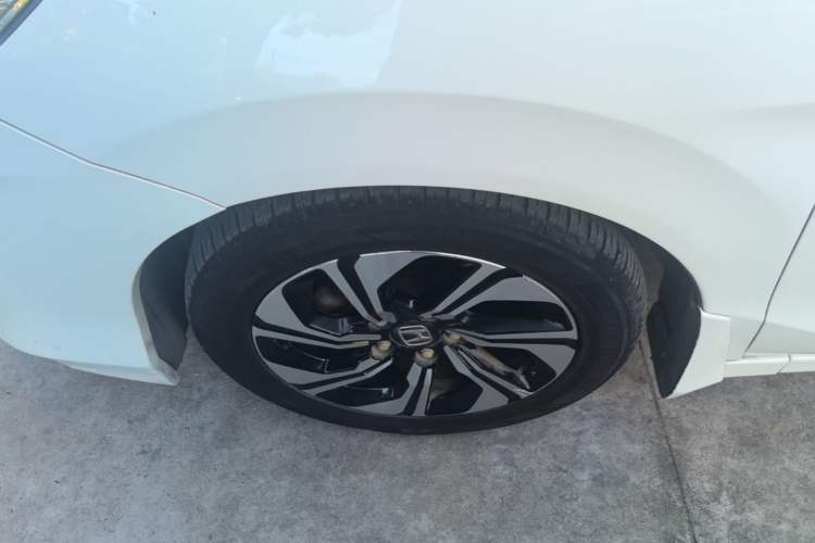 Used Honda Crider 2016 1.8L CVT Luxury Edition Left Front Wheel Hub