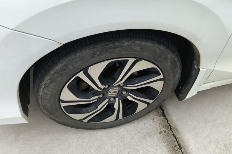 Used Honda Crider 2016 1.8L CVT Luxury Edition Left Front Wheel Hub