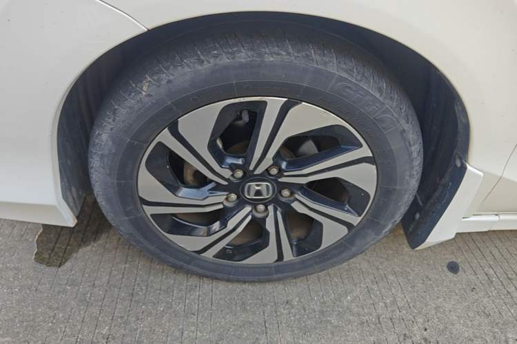 Used Honda Crider 2016 1.8L CVT Comfort Version Left Front Wheel Hub