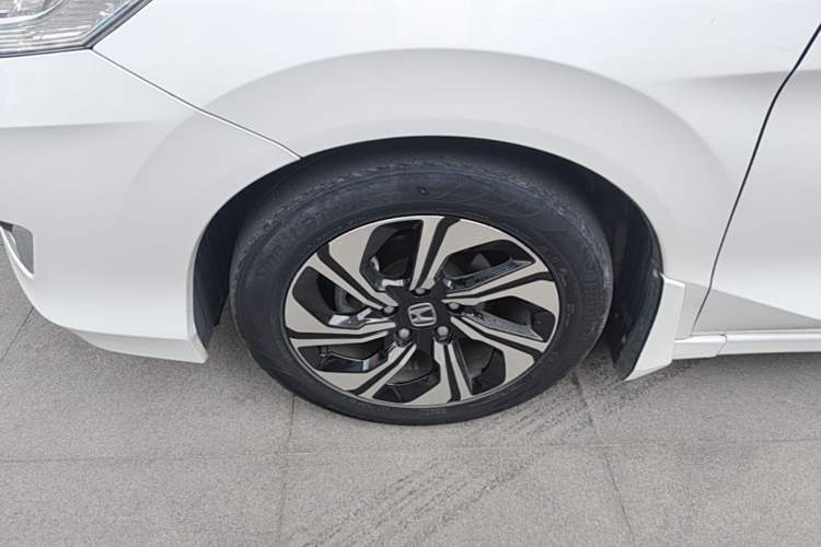 Used Honda Crider 2016 1.8L CVT Luxury Edition Left Front Wheel Hub
