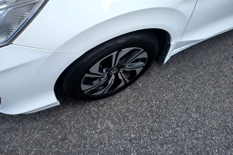 Used Honda Crider 2016 1.8L CVT Luxury Edition Left Front Wheel Hub