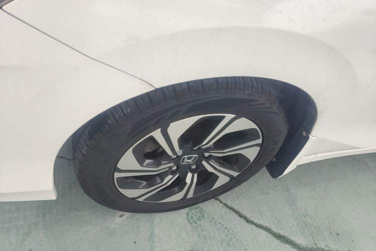 Used Honda Crider 2016 1.8L CVT Luxury Edition Left Front Wheel Hub