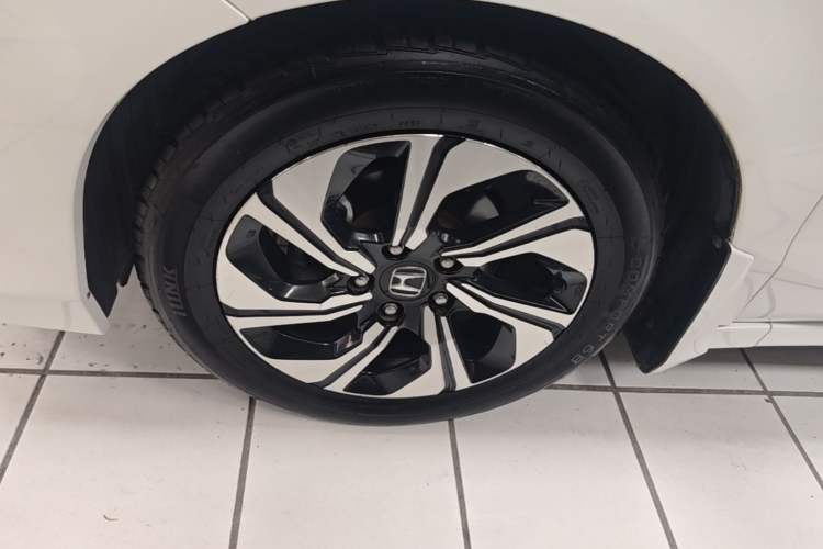 Used Honda Crider 2016 1.8L CVT Luxury Edition Left Front Wheel Hub