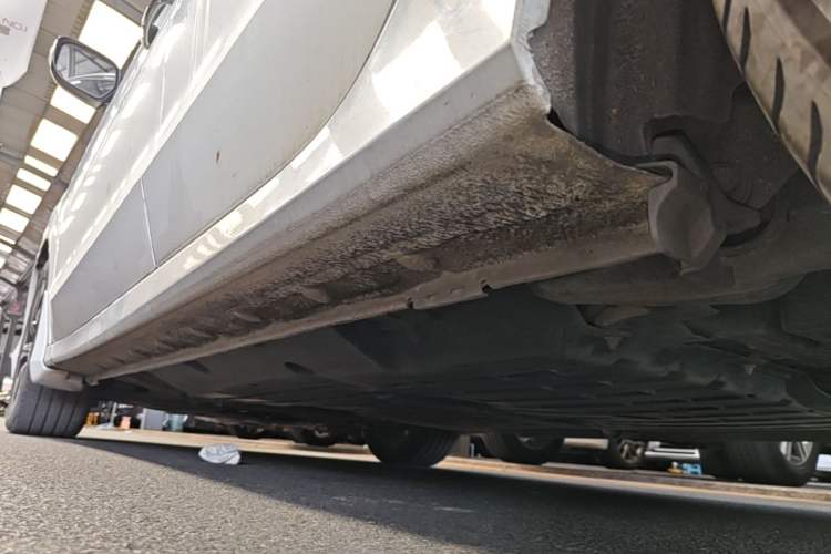 Used Honda Crider 2016 1.8L CVT Luxury Edition Left Side Sill