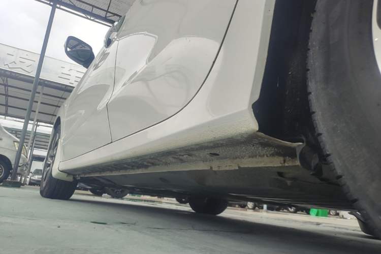 Used Honda Crider 2016 1.8L CVT Luxury Edition Left Side Sill