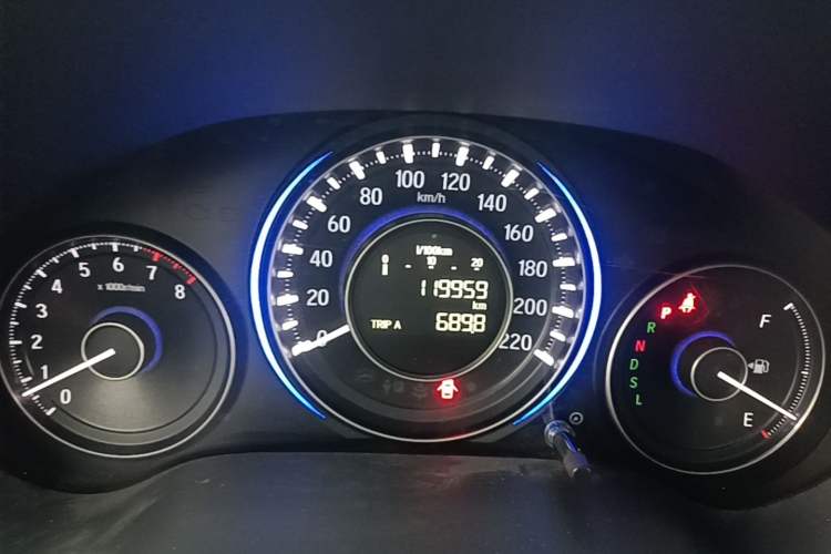 Used Honda Crider 2016 1.8L CVT Luxury Edition Odometer Close Up