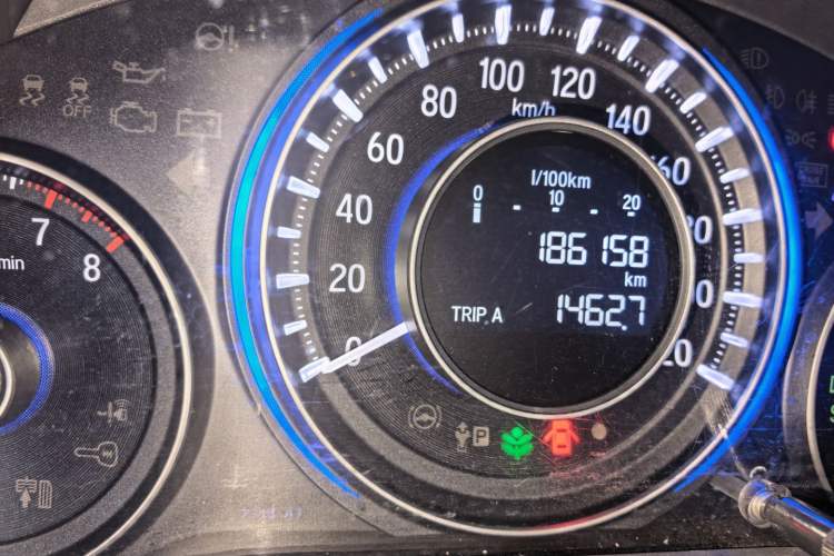 Used Honda Crider 2016 1.8L CVT Luxury Edition Odometer Close Up