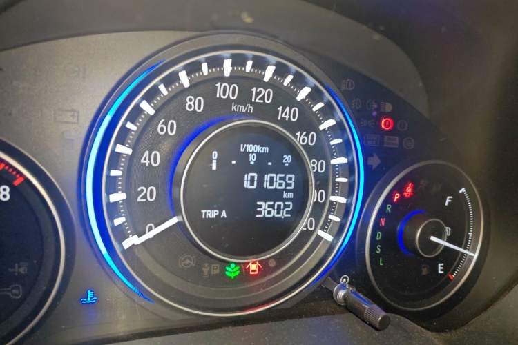 Used Honda Crider 2016 1.8L CVT Luxury Edition Odometer Close Up