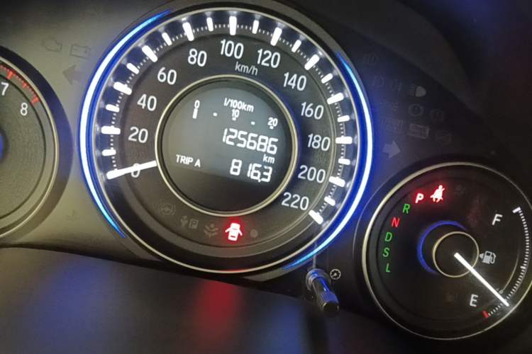 Used Honda Crider 2016 1.8L CVT Luxury Edition Odometer Close Up