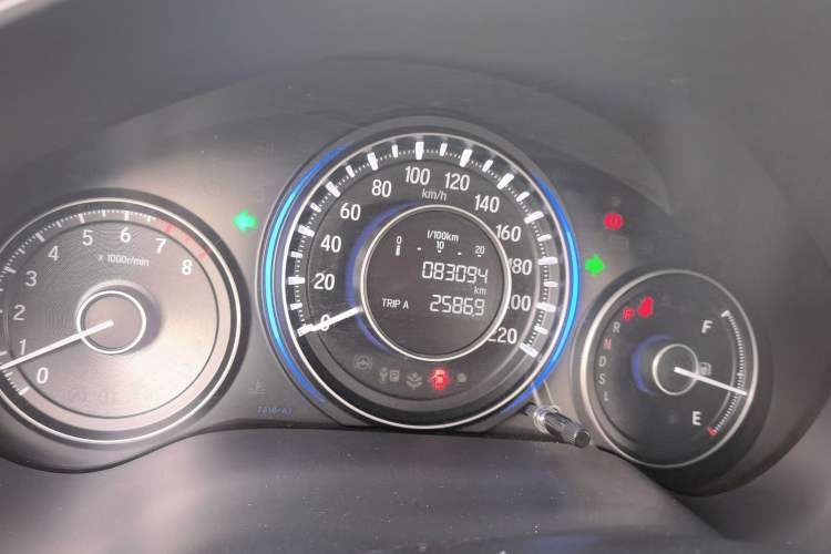 Used Honda Crider 2016 1.8L CVT Luxury Edition Odometer Close Up