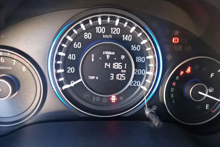 Used Honda Crider 2016 1.8L CVT Luxury Edition Odometer Close Up