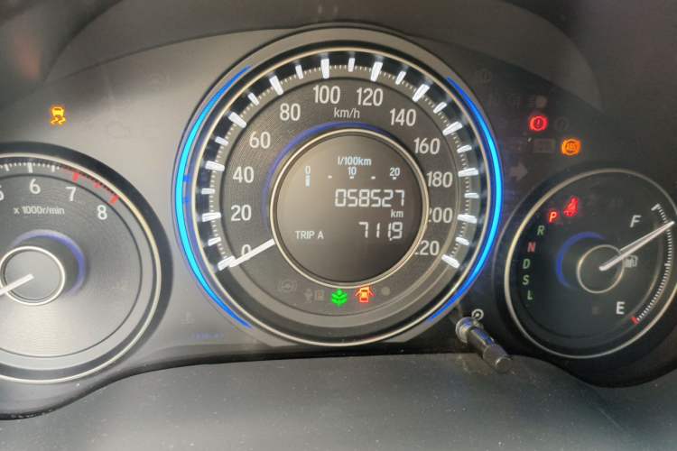 Used Honda Crider 2016 1.8L CVT Luxury Edition Odometer Close Up