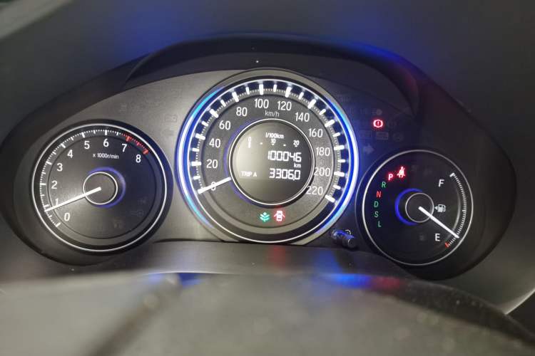 Used Honda Crider 2016 1.8L CVT Luxury Edition Odometer Close Up