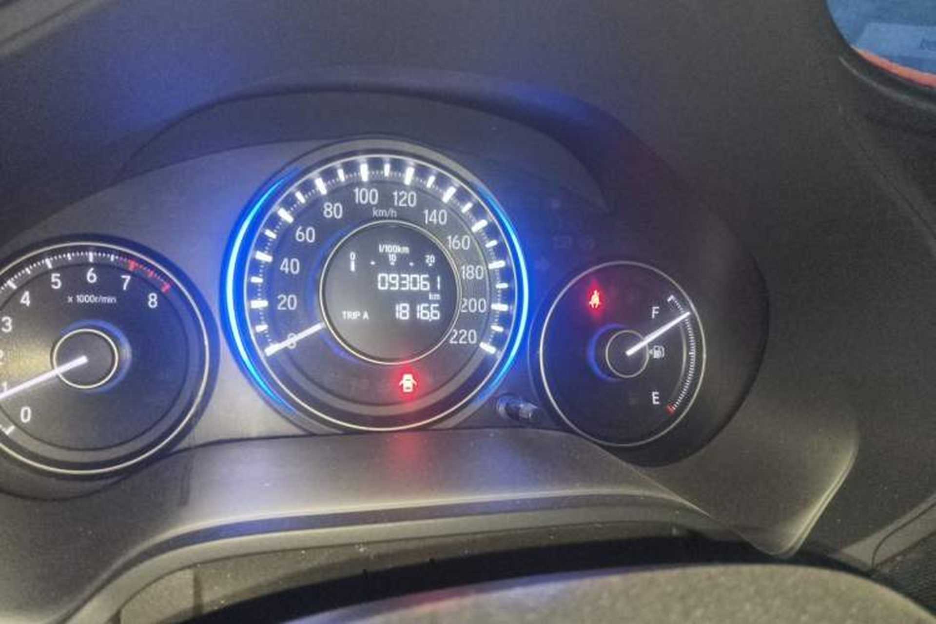 Used Honda Crider 2016 1.8L Manual Luxury Edition Odometer Close Up