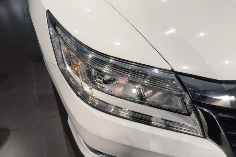 Used Honda Crider 2016 1.8L CVT Comfort Version Right Front Headlight