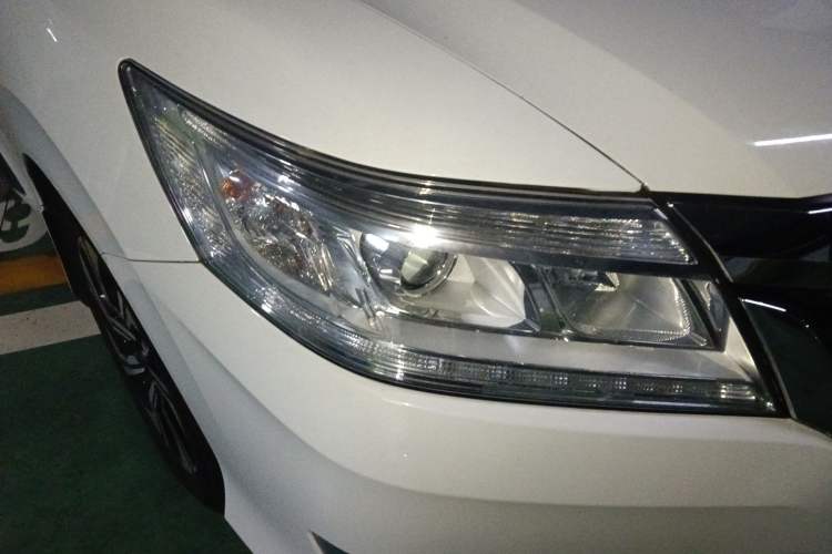 Used Honda Crider 2016 1.8L CVT Luxury Edition Right Front Headlight