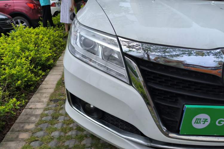 Used Honda Crider 2016 1.8L CVT Luxury Edition Right Front Headlight