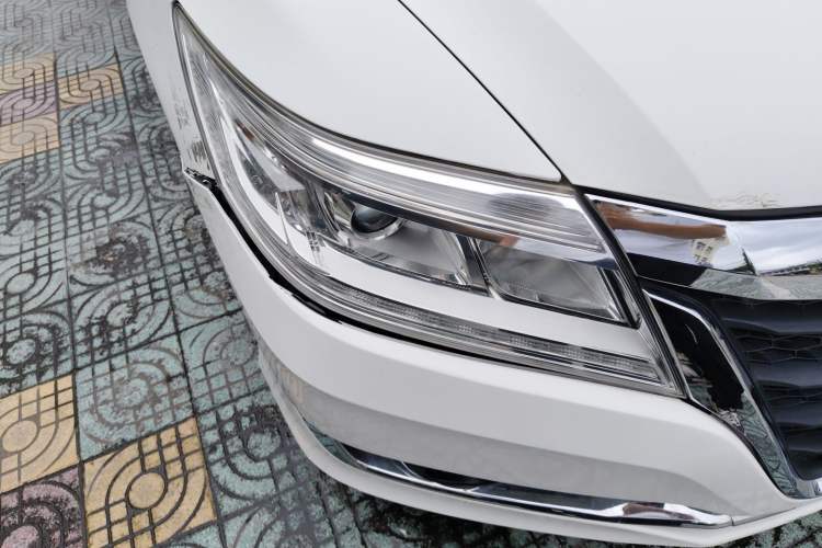 Used Honda Crider 2016 1.8L CVT Luxury Edition Right Front Headlight