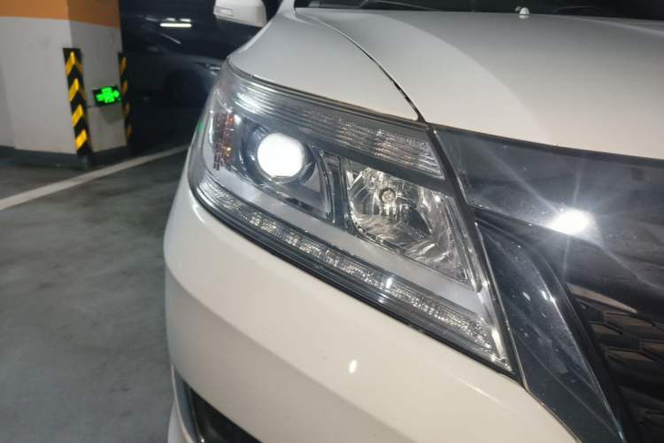 Used Honda Crider 2016 1.8L CVT Luxury Edition Right Front Headlight