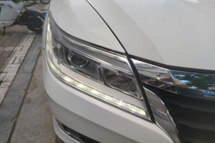 Used Honda Crider 2016 1.8L CVT Leading Edition Right Front Headlight