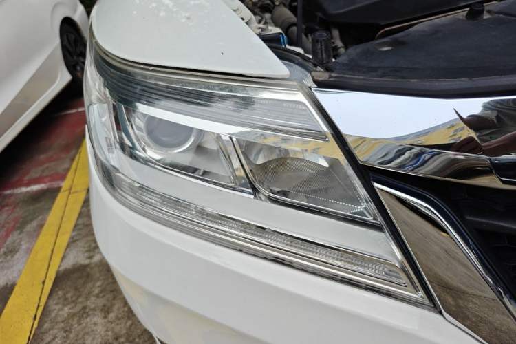 Used Honda Crider 2016 1.8L CVT Luxury Edition Right Front Headlight