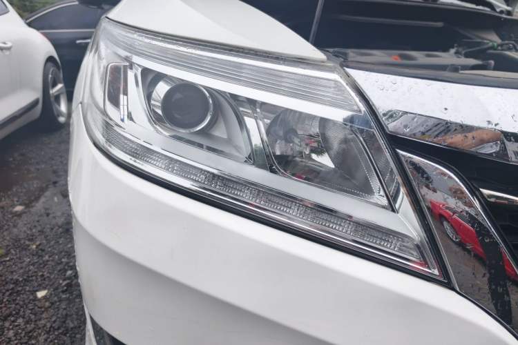 Used Honda Crider 2016 1.8L CVT Luxury Edition Right Front Headlight