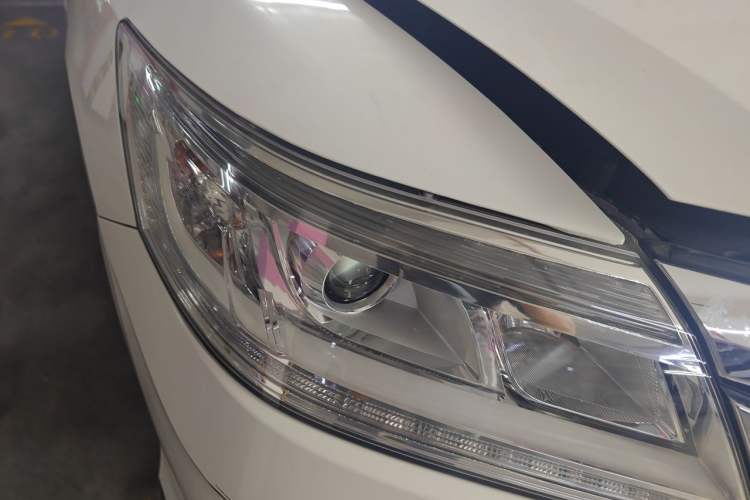 Used Honda Crider 2016 1.8L CVT Luxury Edition Right Front Headlight