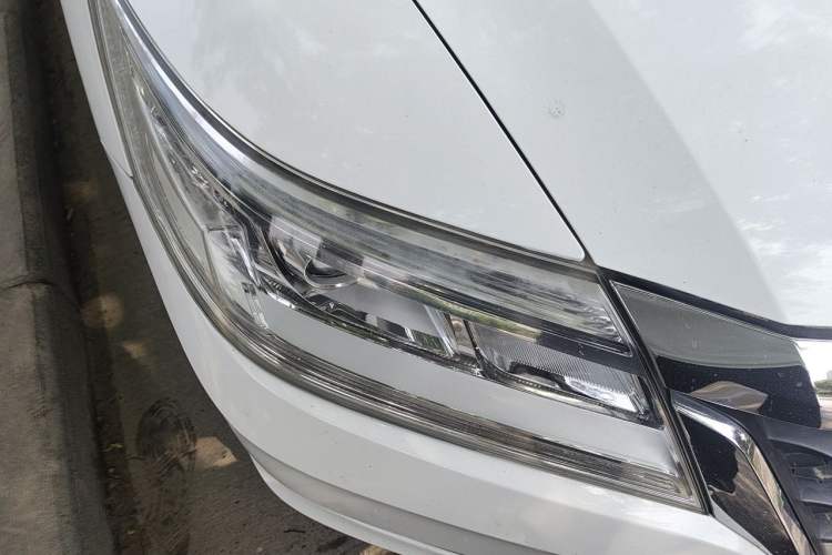 Used Honda Crider 2016 1.8L CVT Leading Edition Right Front Headlight