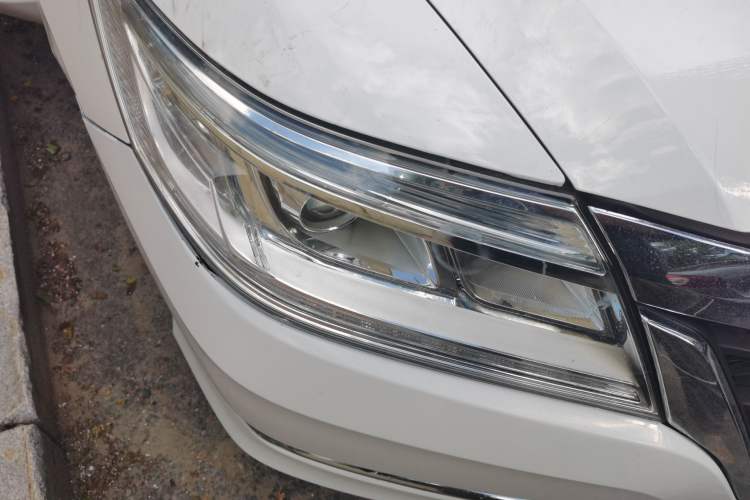 Used Honda Crider 2016 1.8L CVT Luxury Edition Right Front Headlight