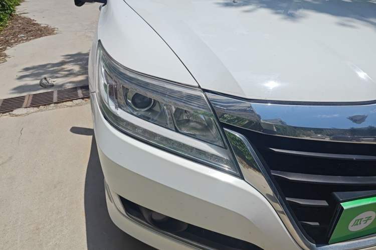 Used Honda Crider 2016 1.8L CVT Leading Edition Right Front Headlight