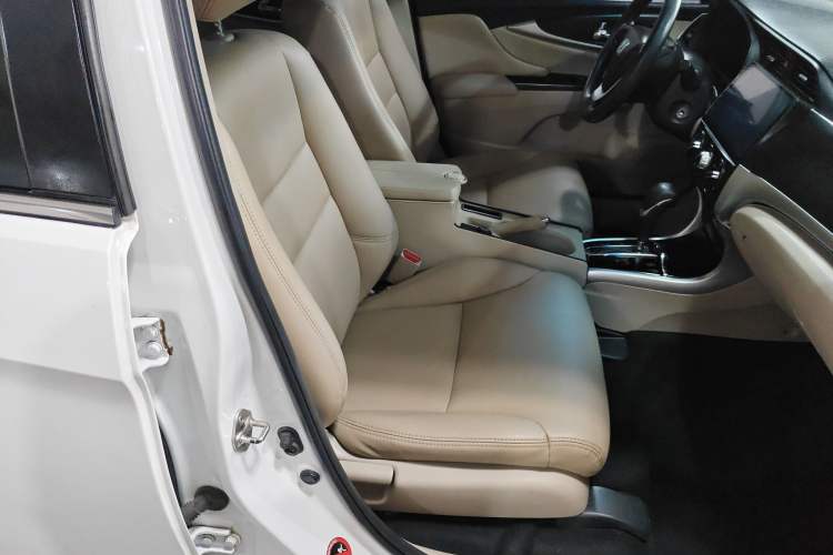 Used Honda Crider 2016 1.8L CVT Comfort Version Right Front Seat