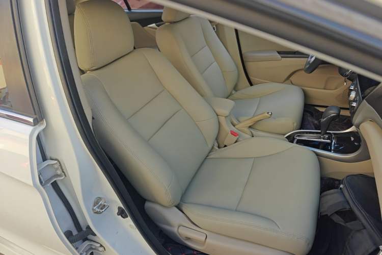 Used Honda Crider 2016 1.8L CVT Comfort Version Right Front Seat