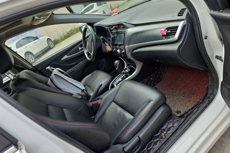 Used Honda Crider 2016 1.8L CVT Luxury Edition Right Front Seat