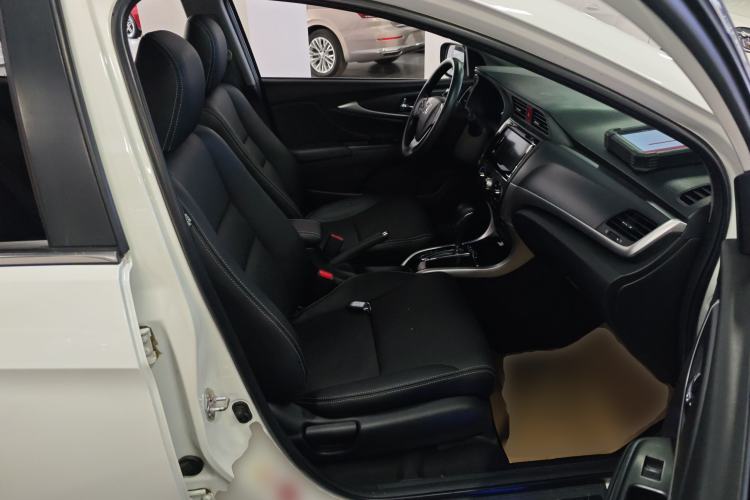 Used Honda Crider 2016 1.8L CVT Luxury Edition Right Front Seat