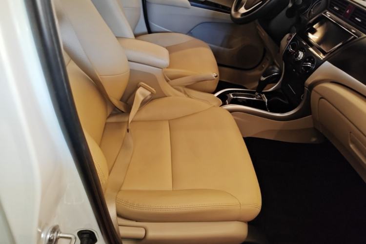 Used Honda Crider 2016 1.8L CVT Luxury Edition Right Front Seat