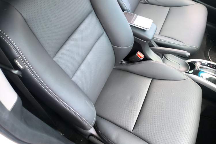 Used Honda Crider 2016 1.8L CVT Luxury Edition Right Front Seat