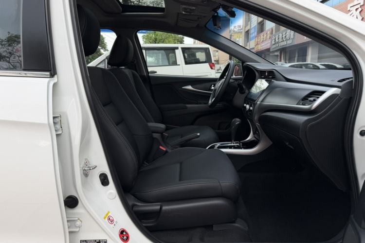 Used Honda Crider 2016 1.8L CVT Luxury Edition Right Front Seat
