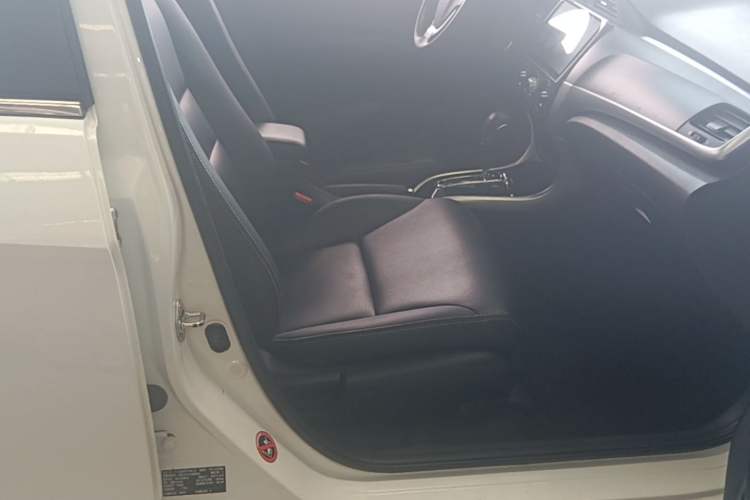 Used Honda Crider 2016 1.8L CVT Comfort Version Right Front Seat
