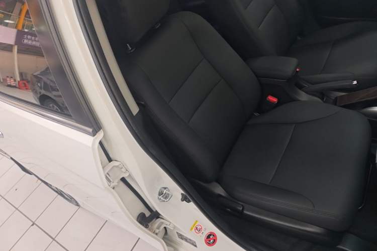 Used Honda Crider 2016 1.8L CVT Luxury Edition Right Front Seat